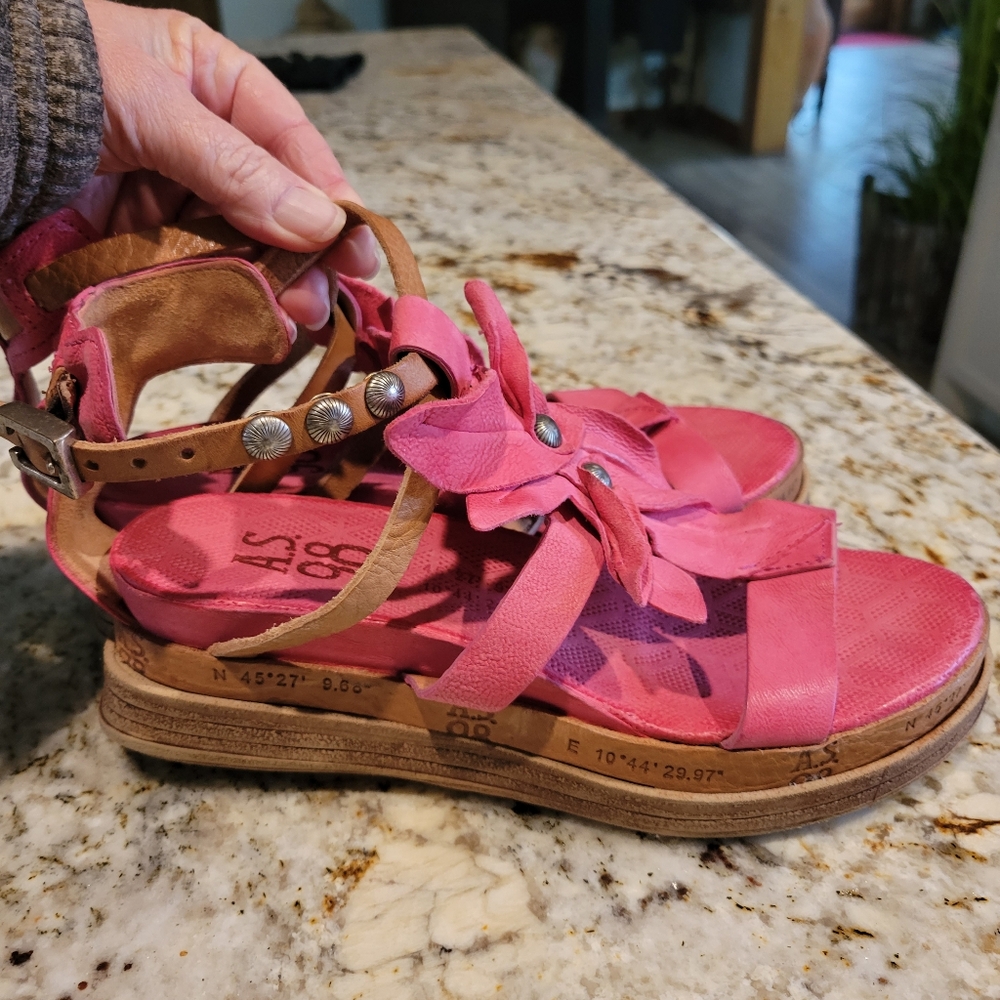 EUC Rare A.S.98 Pink Leather Flower Sandals 39
